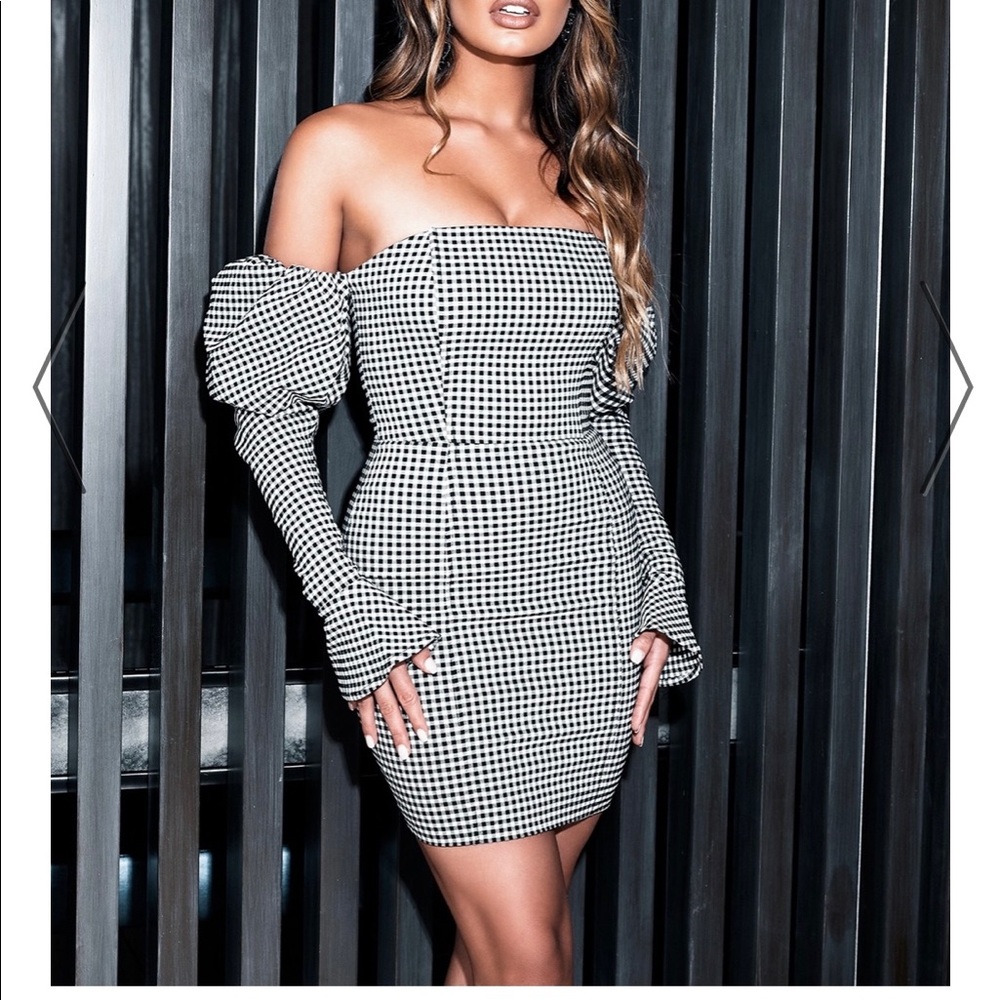 Puffed off shoulder dress - S